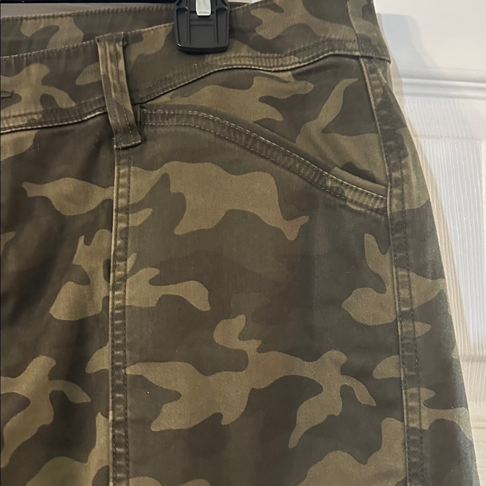 Lane Bryant Women’s  Green Camouflage Pants - Picture 2 of 7